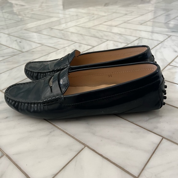 Tod’s navy patent leather driving penny loafers - Picture 3 of 10
